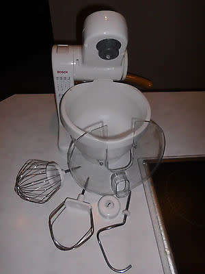 BOSCH KITCHEN MACHINE 4400/00. In good working condition