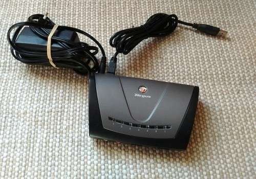 Targus ACH81EU Desktop 7 Port 2.0 USB Hub with audio pass- through