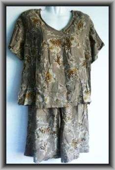 2 Piece Outfit. Size 34. To clear!!