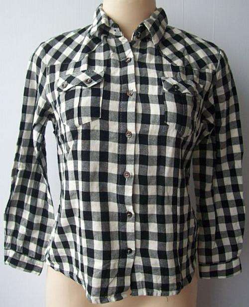 Casual Celebrity Inspired Fashion Trends: Checked Shirt. Size 34