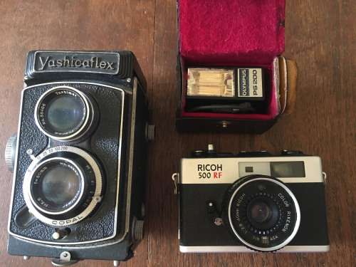 Old cameras Yashica Ricoh olympus flash