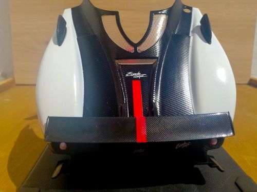 Pagani Zonda 5 Cinque White and Black 1/18 Diecast Model Car by Motormax