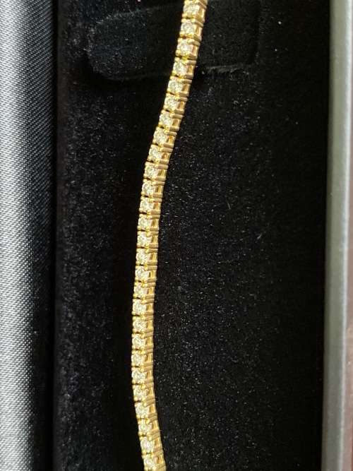 Tennis Bracelet - 18ct Yellow Gold, 2ct total weight!