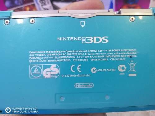 Nintendo 3DS -  excellent Condition - Comes with Ben10 Pouch and charger