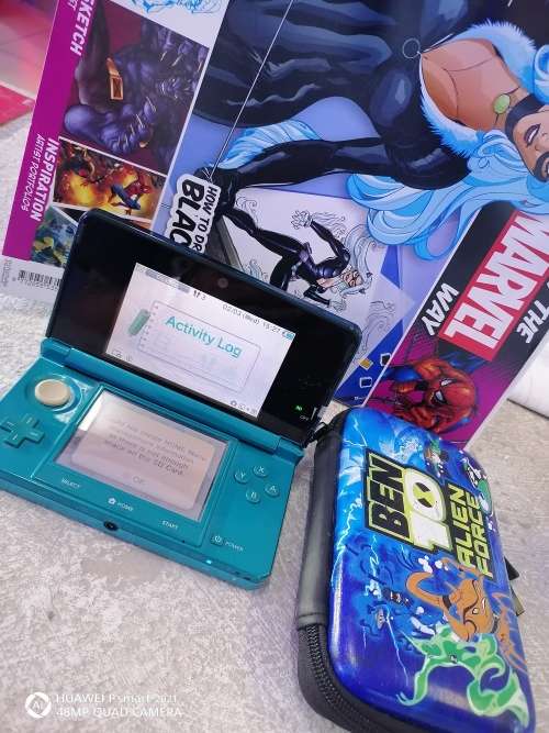 Nintendo 3DS -  excellent Condition - Comes with Ben10 Pouch and charger