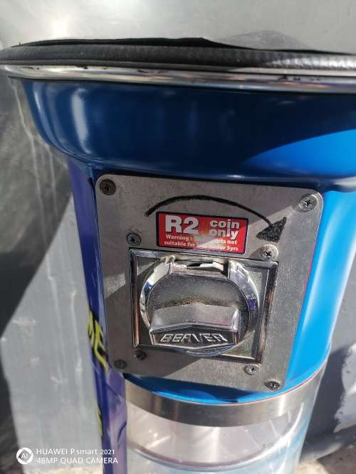 Large Gumball Machine -  Real money maker- R2 coin operated - Excellent Condition- Read Desceiption