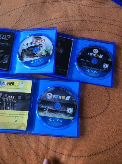 Ps4 Football bundle pes2017 fifa 2016/17