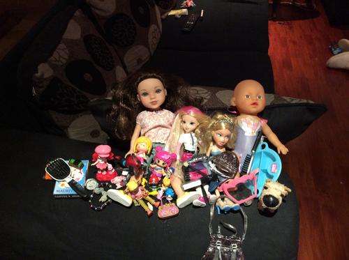 BULK LOAD of dolls + extras