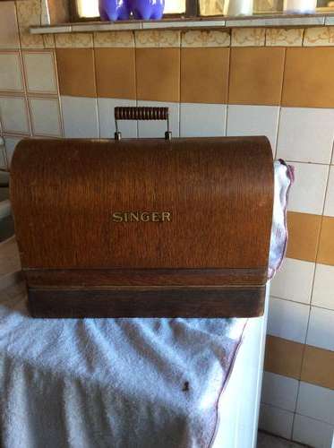 Antique Singer hand operated sewing machine.COLLECTION ONLY!!!!!