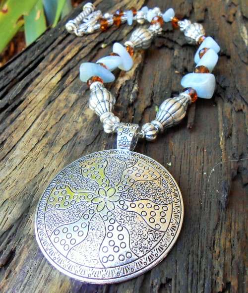 AQUAMARINE NECKLACE AND BRACELET SET