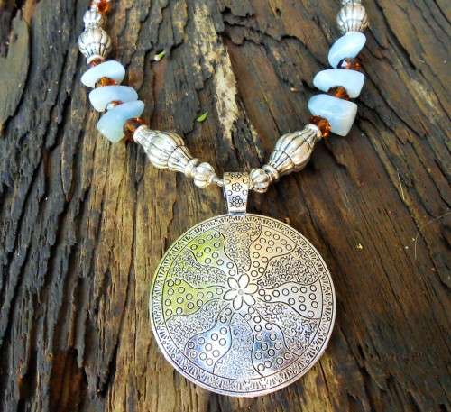 AQUAMARINE NECKLACE AND BRACELET SET