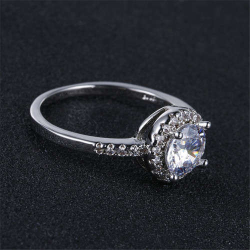 Stunning Vintage AAA cubic zirconia ring... 925 Stamped white gold filled.. Size 8,9 Available!!!!
