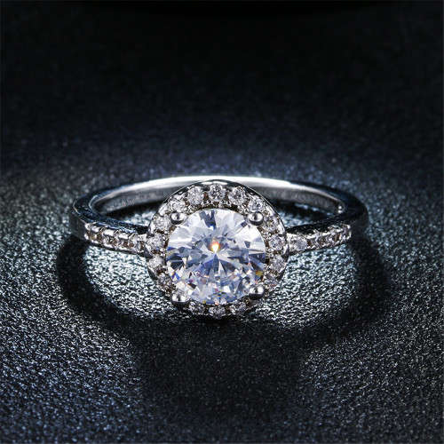 Stunning Vintage AAA cubic zirconia ring... 925 Stamped white gold filled.. Size 8,9 Available!!!!