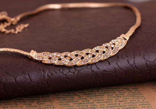 Beautiful Genuine Austrian Crystals Necklace.