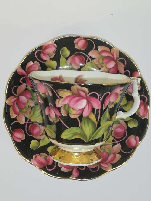 Royal Albert - Provincial Flowers - Pitcher Plant Duo