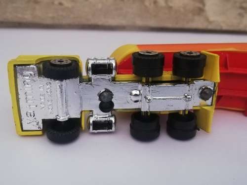 Yatming Shell Oil Tanker