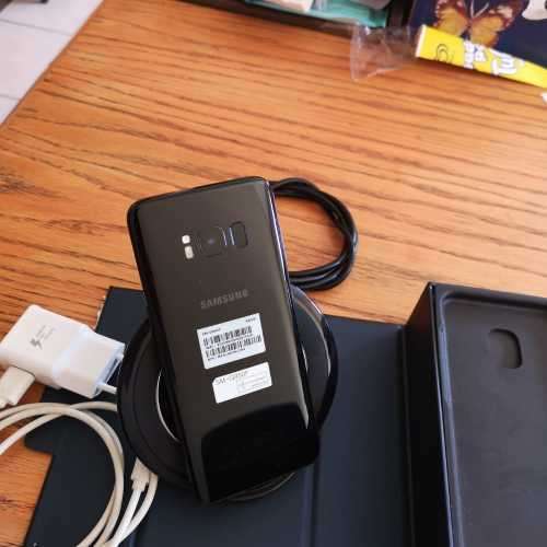 Samsung S8 Smartphone with Wireless Charger