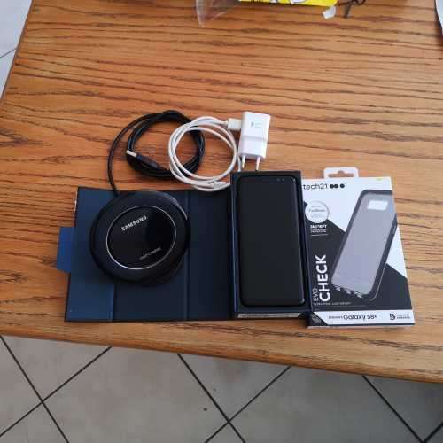 Samsung S8 Smartphone with Wireless Charger