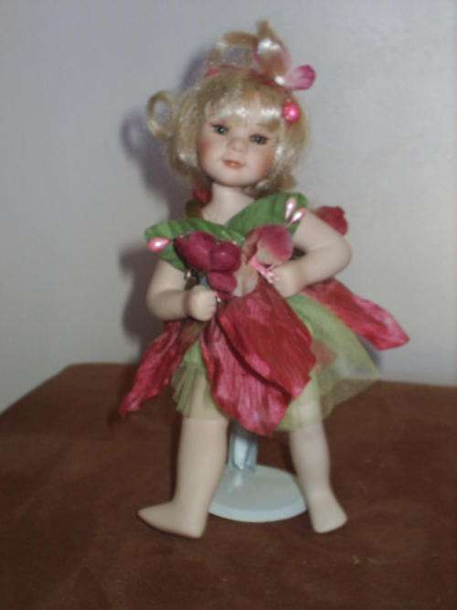 PORCELAIN DOLL 25 CM