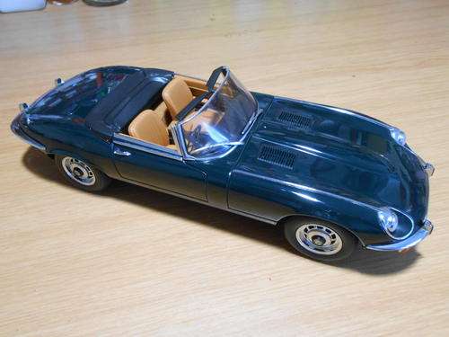 Rare 1/18 AutoArt BRG Jaguar E type V12 Roadster