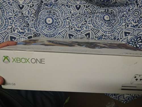 XBOX one 500GB with FIFA 17 Brand new sealed