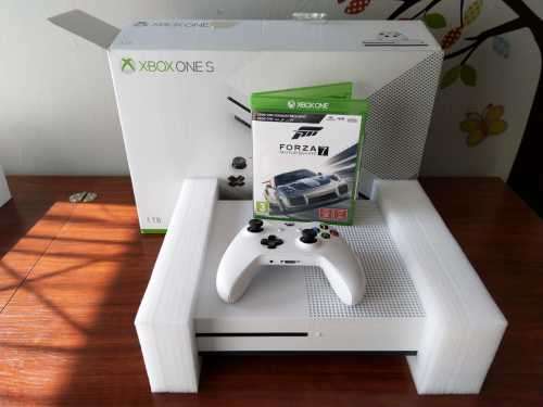 Microsoft Xbox One S 1TB Forza Bundle