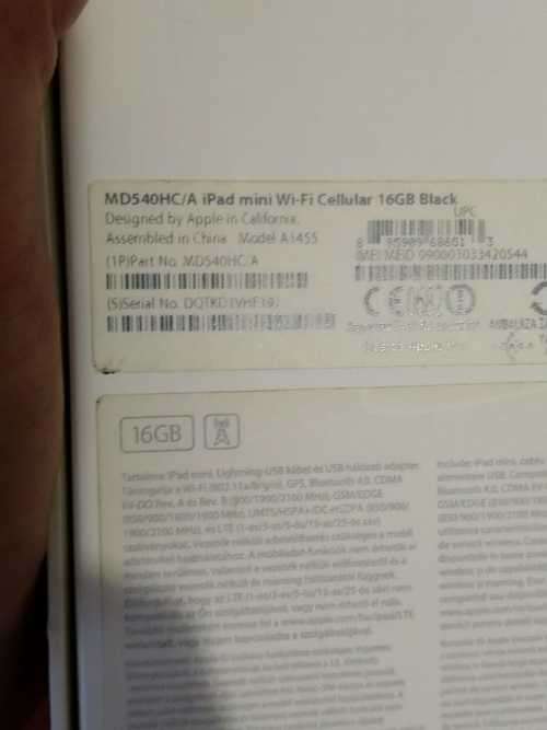 Apple iPad Mini 1 (16GB, Wifi + Cellular, Black)