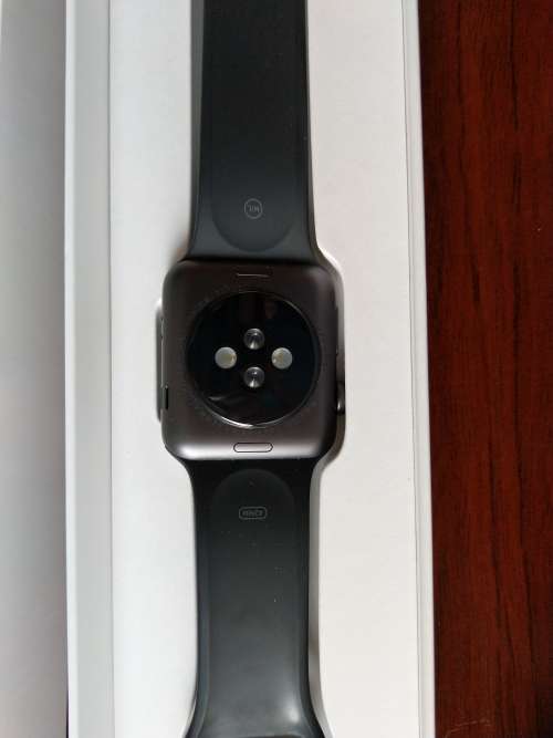 Apple Watch 3 (42mm, Space Gray Aluminium, Black Sport Band)