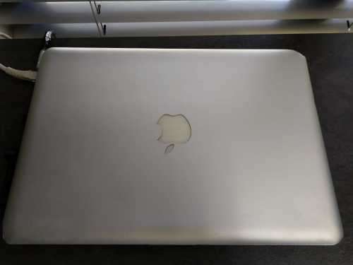 Genuine Apple MacBook Pro 13.3" (256GB SSD, 16GB RAM, CORE I5)