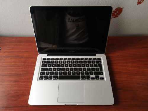 Apple MacBook Pro 13" (500GB, 4GB RAM)