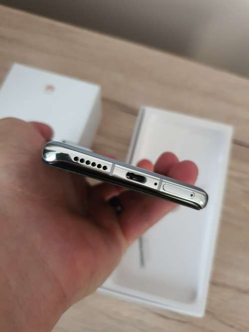 Huawei P40 Pro Dual-Sim Smartphone (256GB, 8GB RAM, Silver Frost)