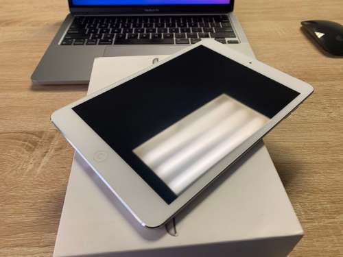 Apple iPad Mini 2 | 16GB | Wifi + Cellular | Silver | Quick Delivery