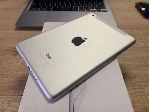 Apple iPad Mini 2 | 16GB | Wifi + Cellular | Silver | Quick Delivery
