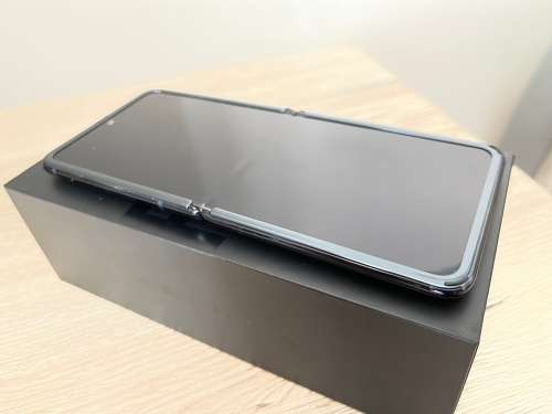 Samsung Galaxy Z Flip | 256GB | Mirror Black | 12 Month Warranty | Quick Delivery