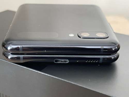 Samsung Galaxy Z Flip | 256GB | Mirror Black | 12 Month Warranty | Quick Delivery