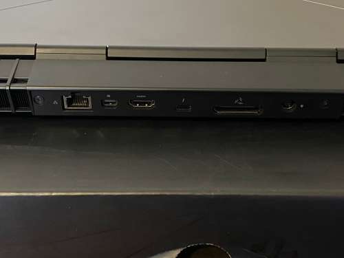 Alienware 15 R3 | Core i7-7700HQ | 15.6 FHD | GTX 1060 6GB | 16GB RAM | 250GB SSD + 1TB HDD