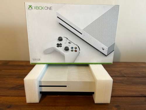 [4K GAMING] Microsoft Xbox One S Console | 500GB Storage | 1x Controller | Games