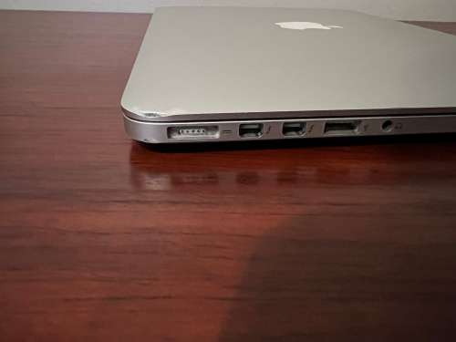 Apple Macbook Pro 13-Inch Retina | Core i5 | 128GB SSD | 8GB RAM | Quick Delivery