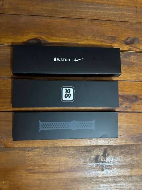 Apple Watch Series SE Nike Edition | 44mm | GPS + Cellular | Silver | Quick Delivery
