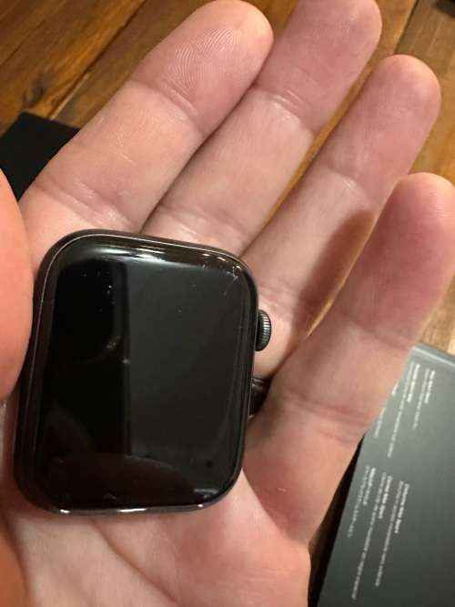 Apple Watch Series SE Nike Edition | 44mm | GPS + Cellular | Silver | Quick Delivery