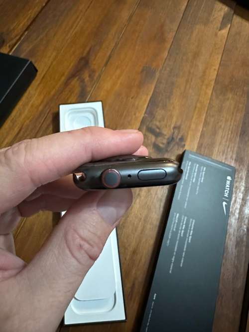 Apple Watch Series SE Nike Edition | 44mm | GPS + Cellular | Silver | Quick Delivery