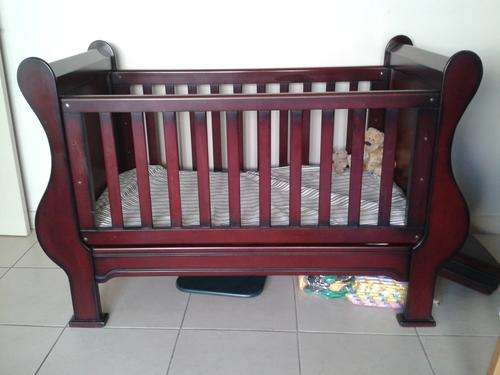 Cot bed and matching chest of drawers