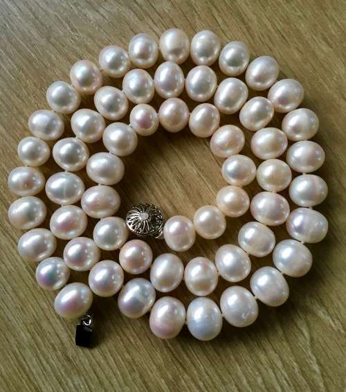LOVELY AND ELEGANT PEARL NECKLACE - 65cm LENGHT - RARE SIZE