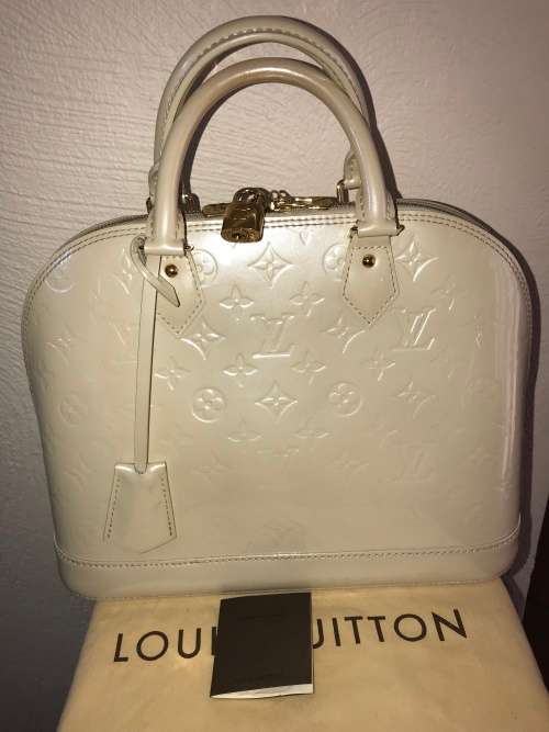 Authentic LOUIS VUITTON Blanc Corail Monogram Vernis Alma PM Bag