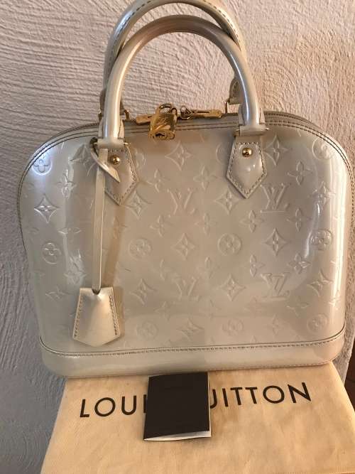 Authentic LOUIS VUITTON Blanc Corail Monogram Vernis Alma PM Bag