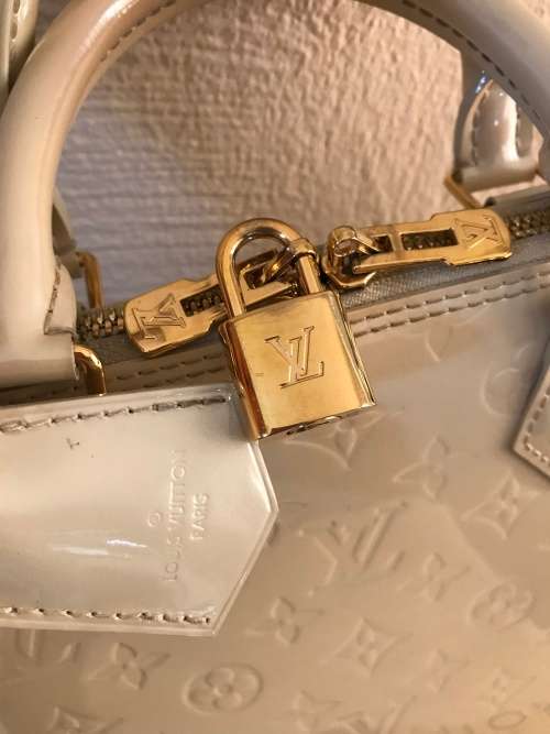 Authentic LOUIS VUITTON Blanc Corail Monogram Vernis Alma PM Bag