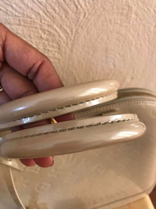 Authentic LOUIS VUITTON Blanc Corail Monogram Vernis Alma PM Bag