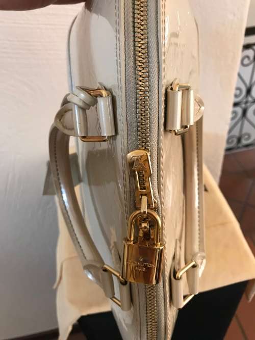 Authentic LOUIS VUITTON Blanc Corail Monogram Vernis Alma PM Bag