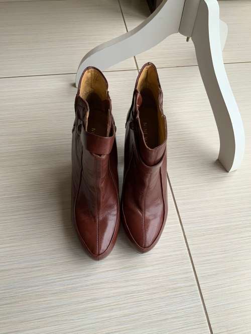 NINE WEST LEATHER BOOTS