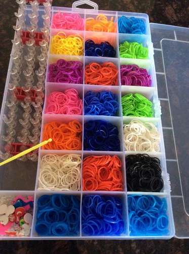AMAZING 4200+ COLORFUL LOOM BANDS
